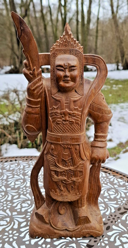 Hart holz figur palastwächter - holz,