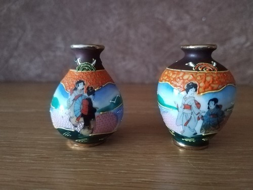 Alte kleine vasen - ,